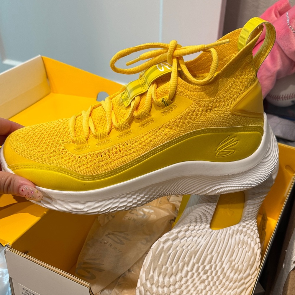 GS CURRY 8 Yellow Athletic Shoes